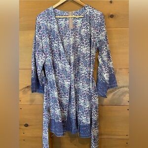 Plum Pretty Sugar Blue and White Floral Robe